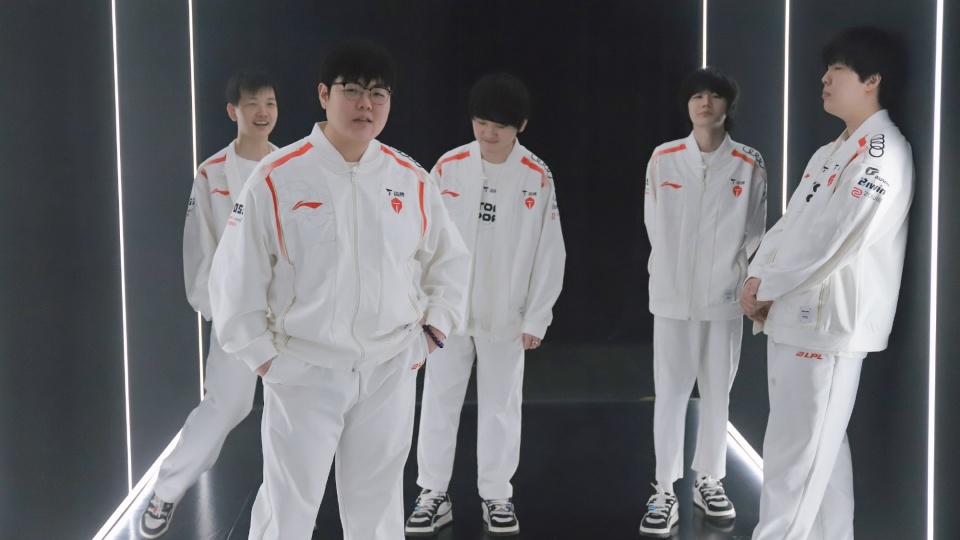 包含LPL时隔3月重回第二赛区！全华班豪取3连胜，创下MSI历史新纪录的词条